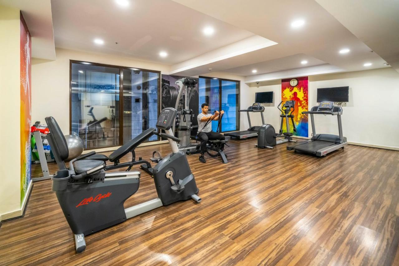 Holiday Inn Kolkata Airport By Ihg Exterior foto Fitness Centre