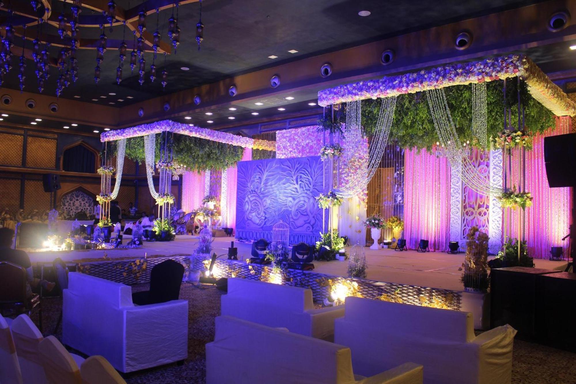 Holiday Inn Kolkata Airport By Ihg Exterior foto The interior of the ballroom