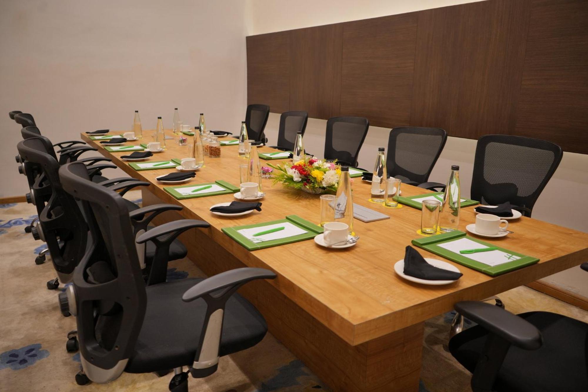 Holiday Inn Kolkata Airport By Ihg Exterior foto